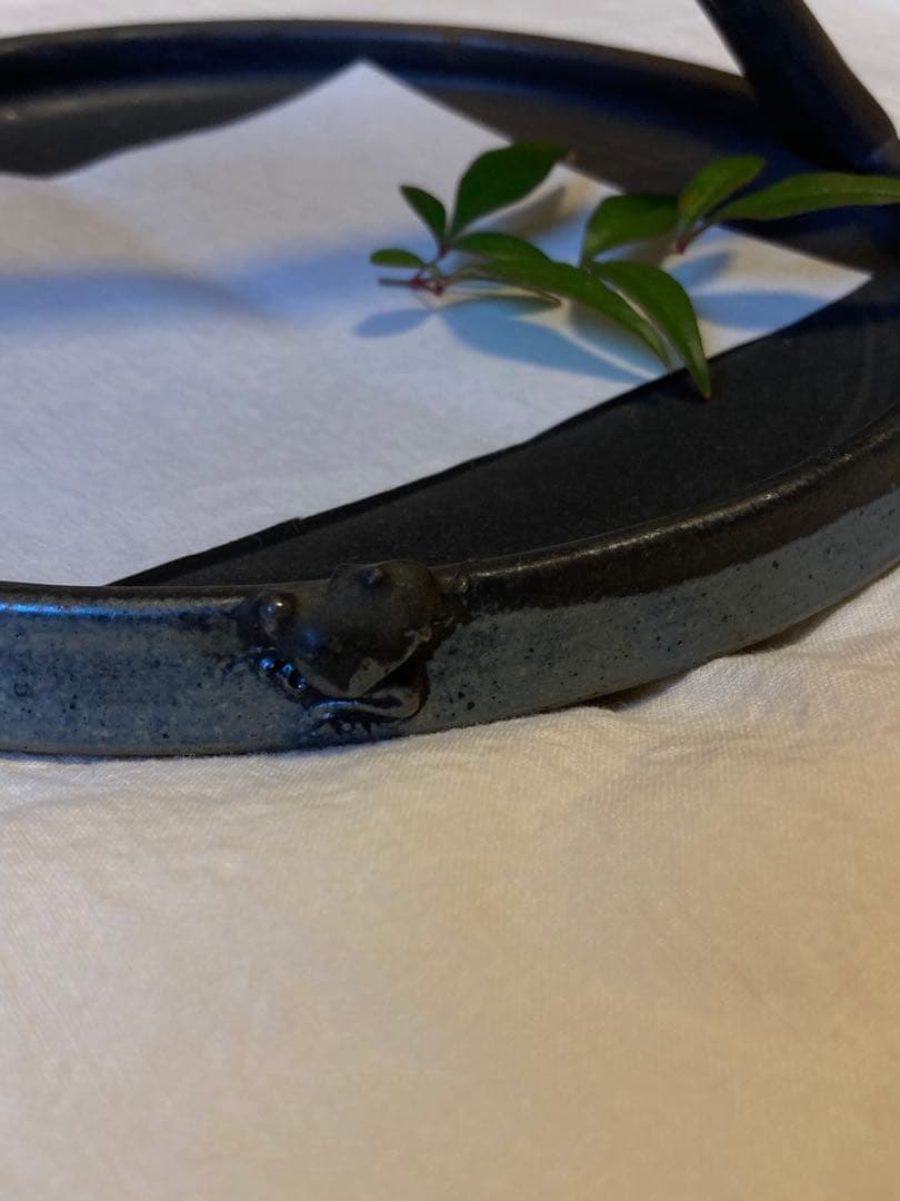 超絶技巧 小川甚八 笠間焼 カエル付 手鉢 黒燻 煎茶道具 菓子器 希少品