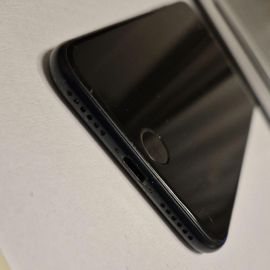 画面割れ【第3世代】iPhoneSE 64GB MMYD3J/A