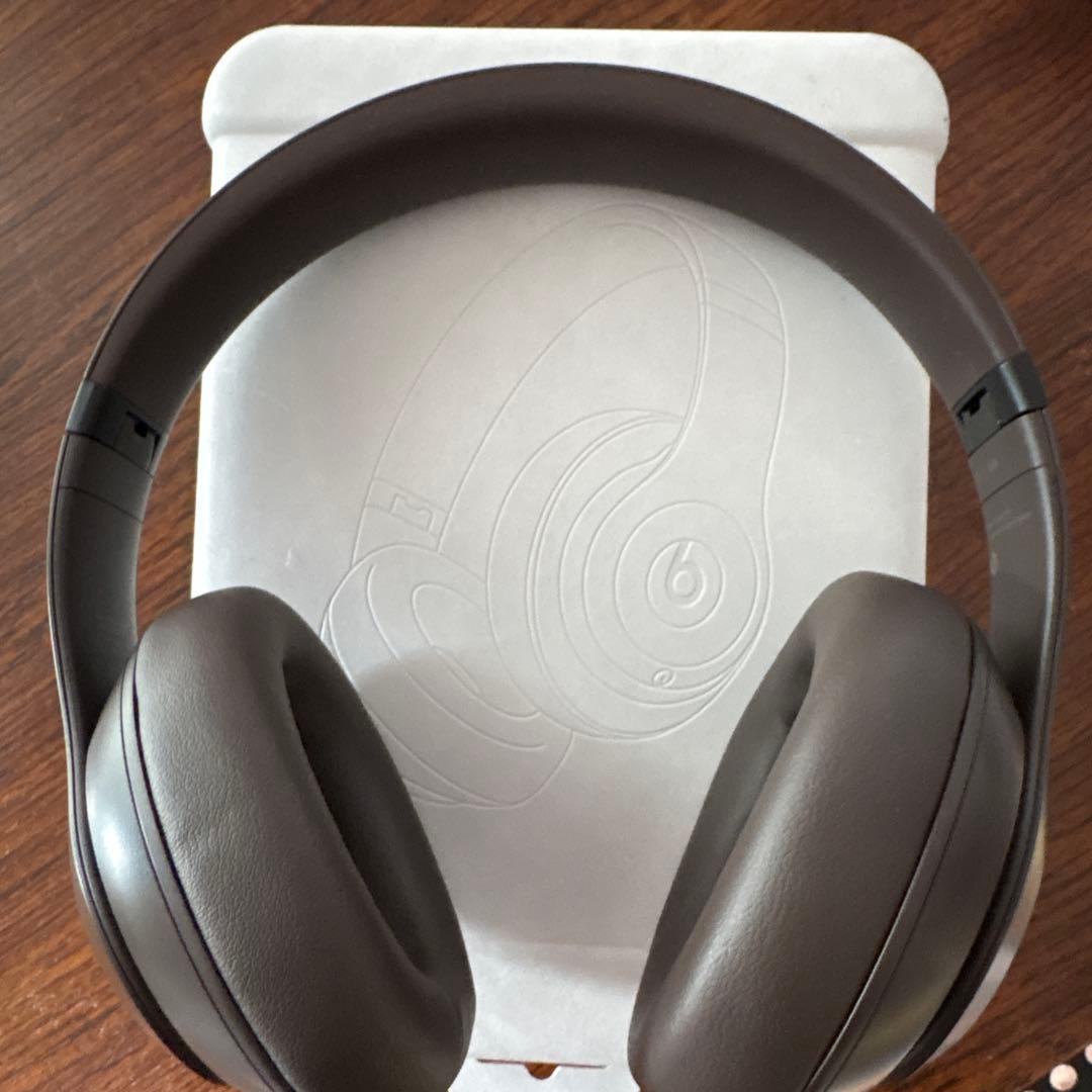 beats studio Pro ディープブラウン