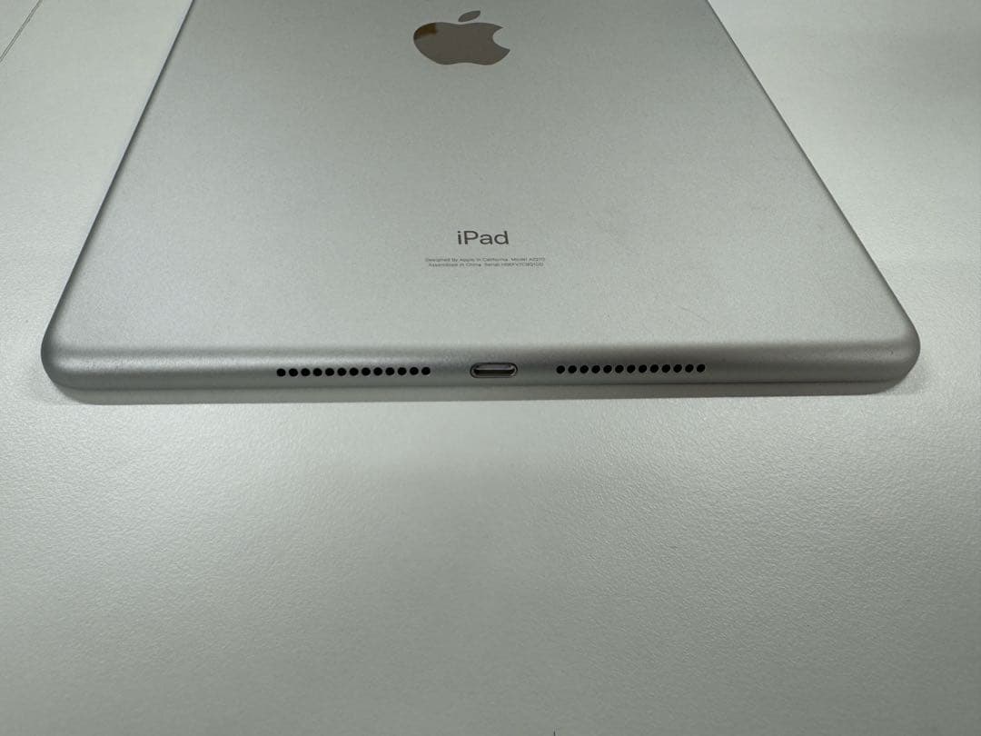 iPad第8世代 Wi-Fi 32GB シルバー ジャンク023