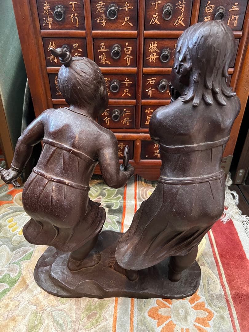 平野千里　飛翔　ブロンズ像