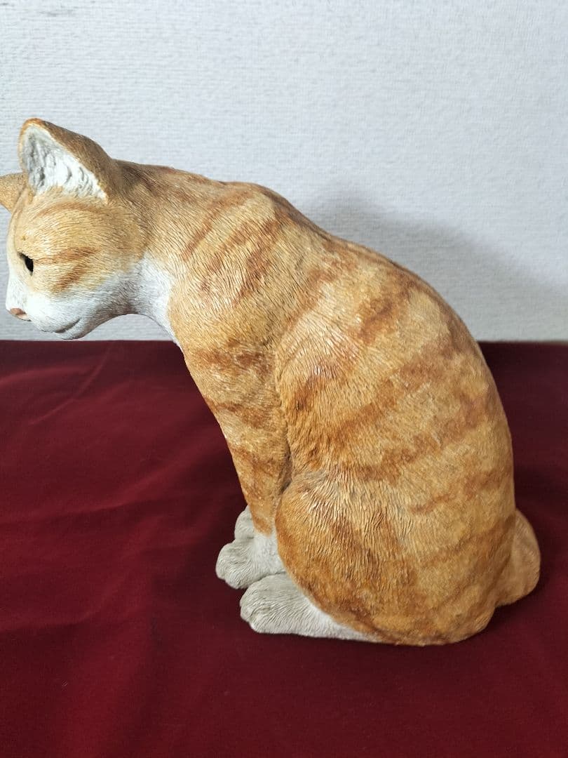 リアルなかわいい猫の置物 オレンジと白　最終値下げ