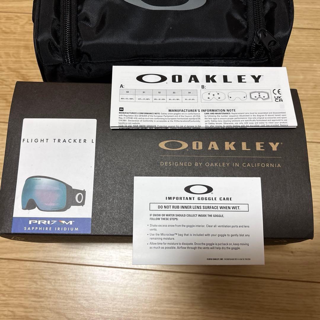 【ドラえもん】オークリーゴーグル ミラー レンズ ケース付き　OAKLEY