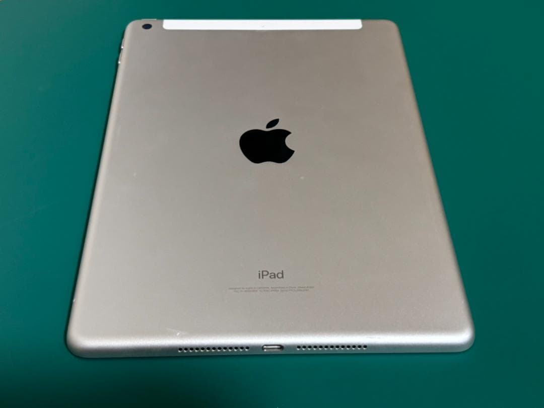 Apple iPad 第6世代 シルバー 本体 ジャンク