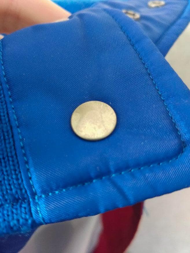 ヤクルトスワローズ　スタジャン　デサント