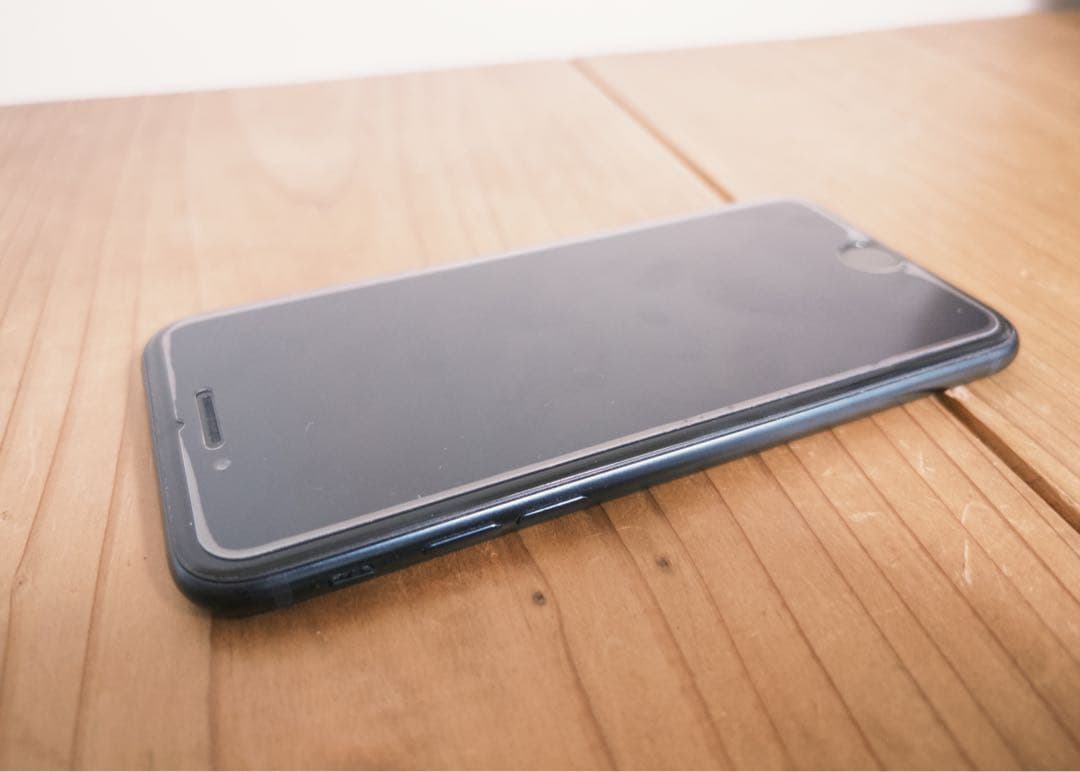 Apple iPhone SE 第三世代 midnight 本体