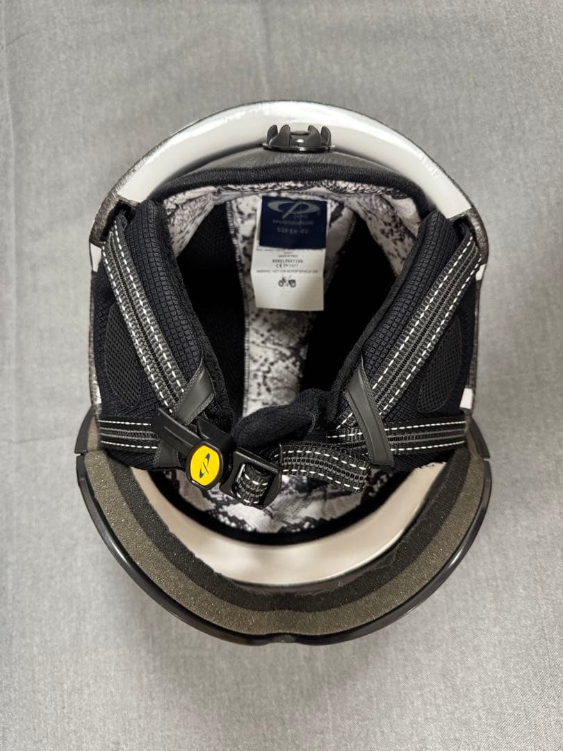 CP シーピー CURAKO スキー バイザー付 ヘルメット イタリア製