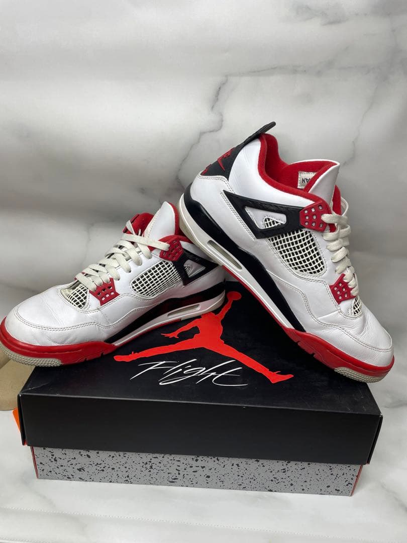 ジョーダンさん専用ページAir Jordan 4 Retro