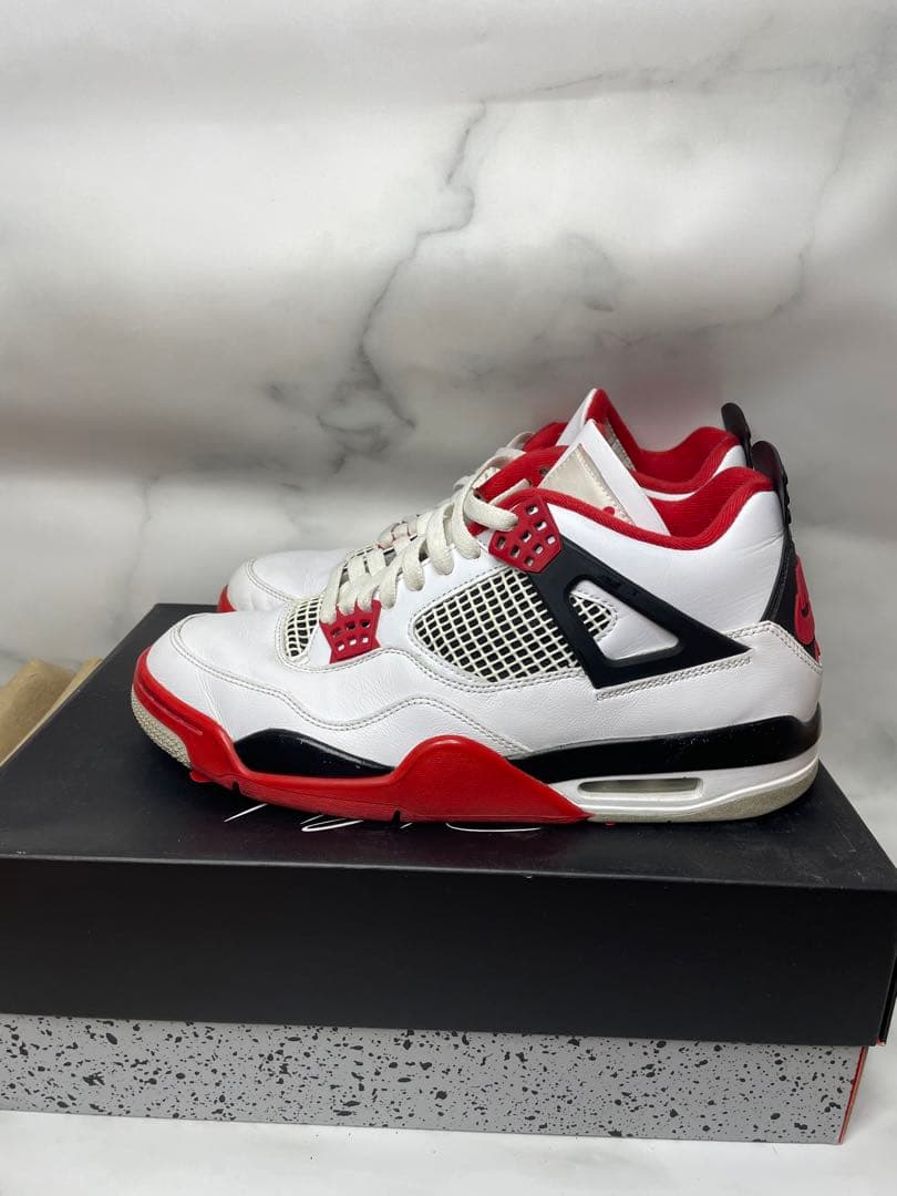 ジョーダンさん専用ページAir Jordan 4 Retro