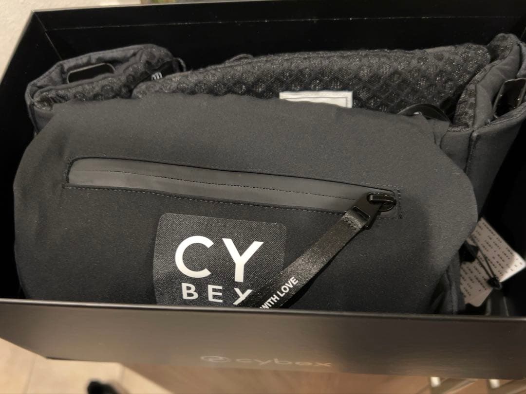 新品 未使用CYBEX COYA CARRIER サイベックス抱っこ紐 ブラック