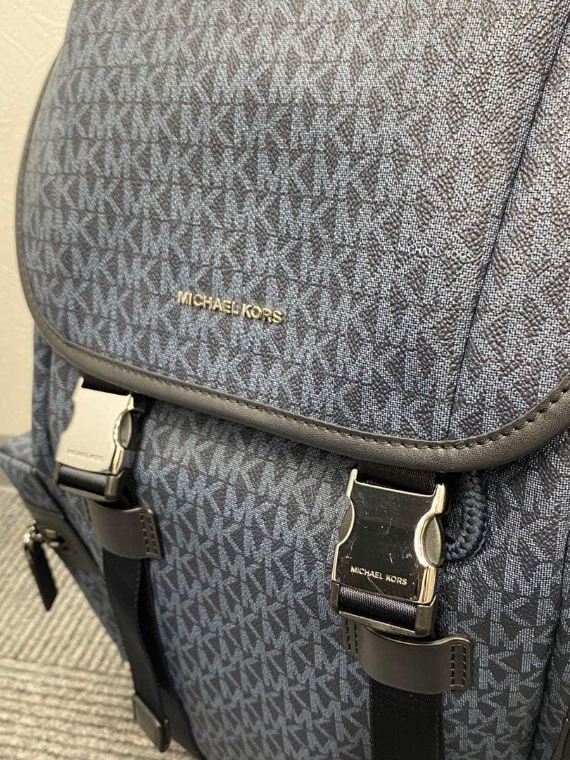 【タケシ】MICHAEL KORS　バックパック　ネイビー