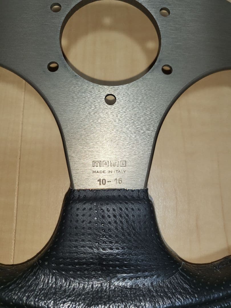 s*s様 momo -LUCEステアリング350mm 正規品新品ホーンボタン赤I