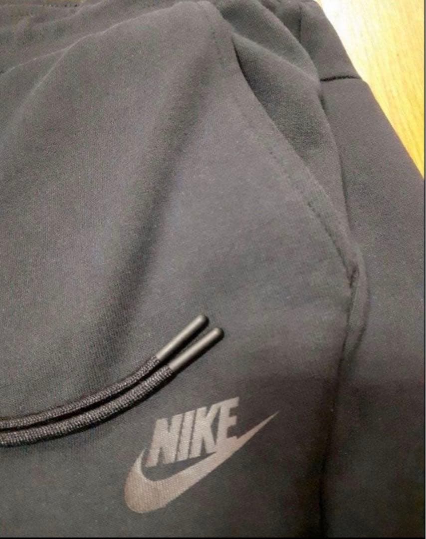 Nike 黒テックフリース