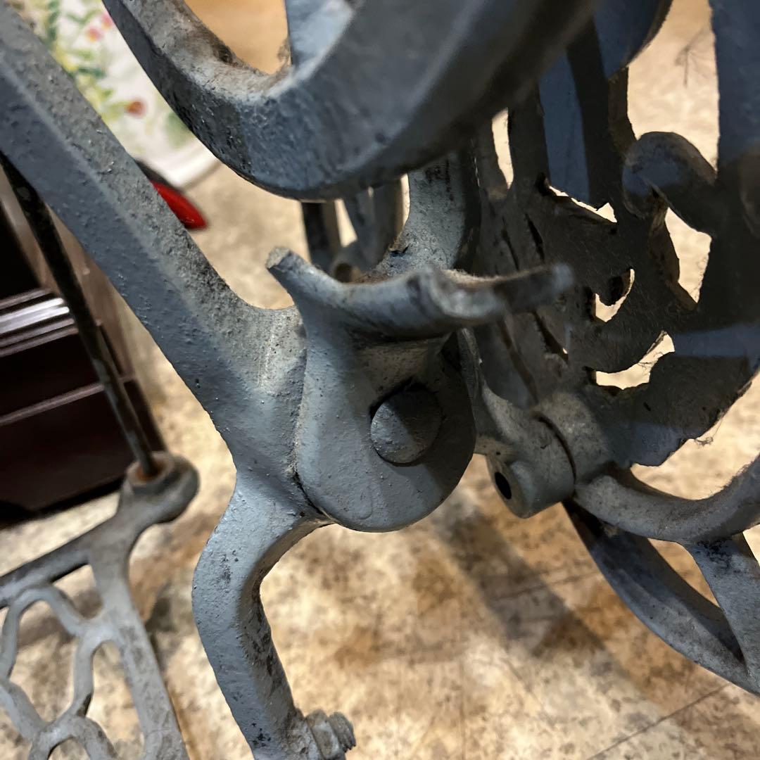 トロルの足跡です 網目ミシン脚、 ミシン脚、シグナルミシンの脚