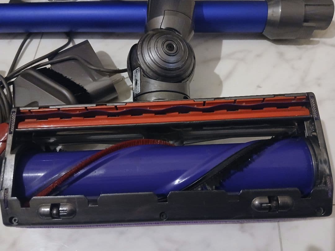 Dyson V10 SV12 本体＋付属品多数 動作確認済