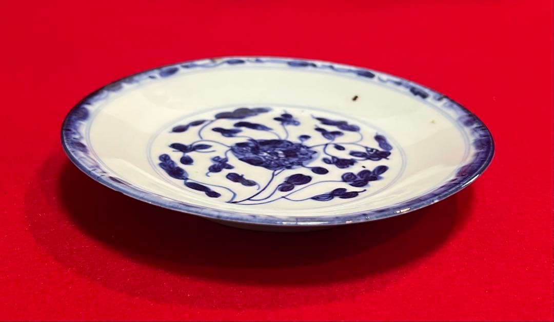 中国美術 古玩 青花 染付 花卉紋樣 飾り皿 皿 大清乾隆年製