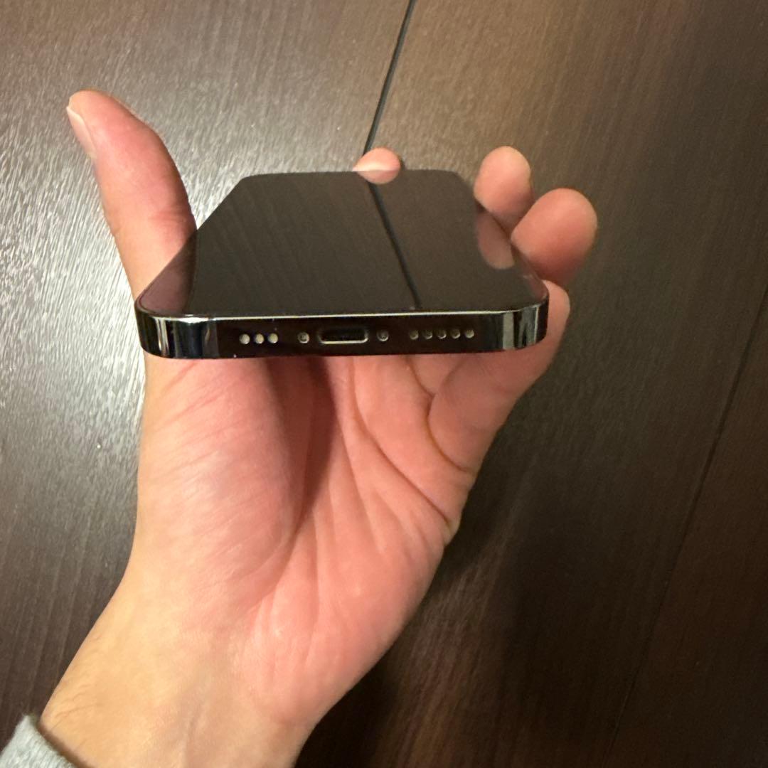 スマートフォン本体 ブラック 画面に傷あり