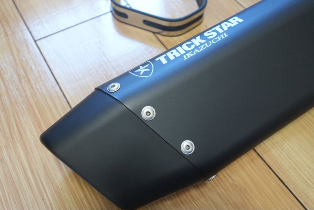ほぼ未使用zx4rトリックスターマフラー　ブラックエディション　政府認証