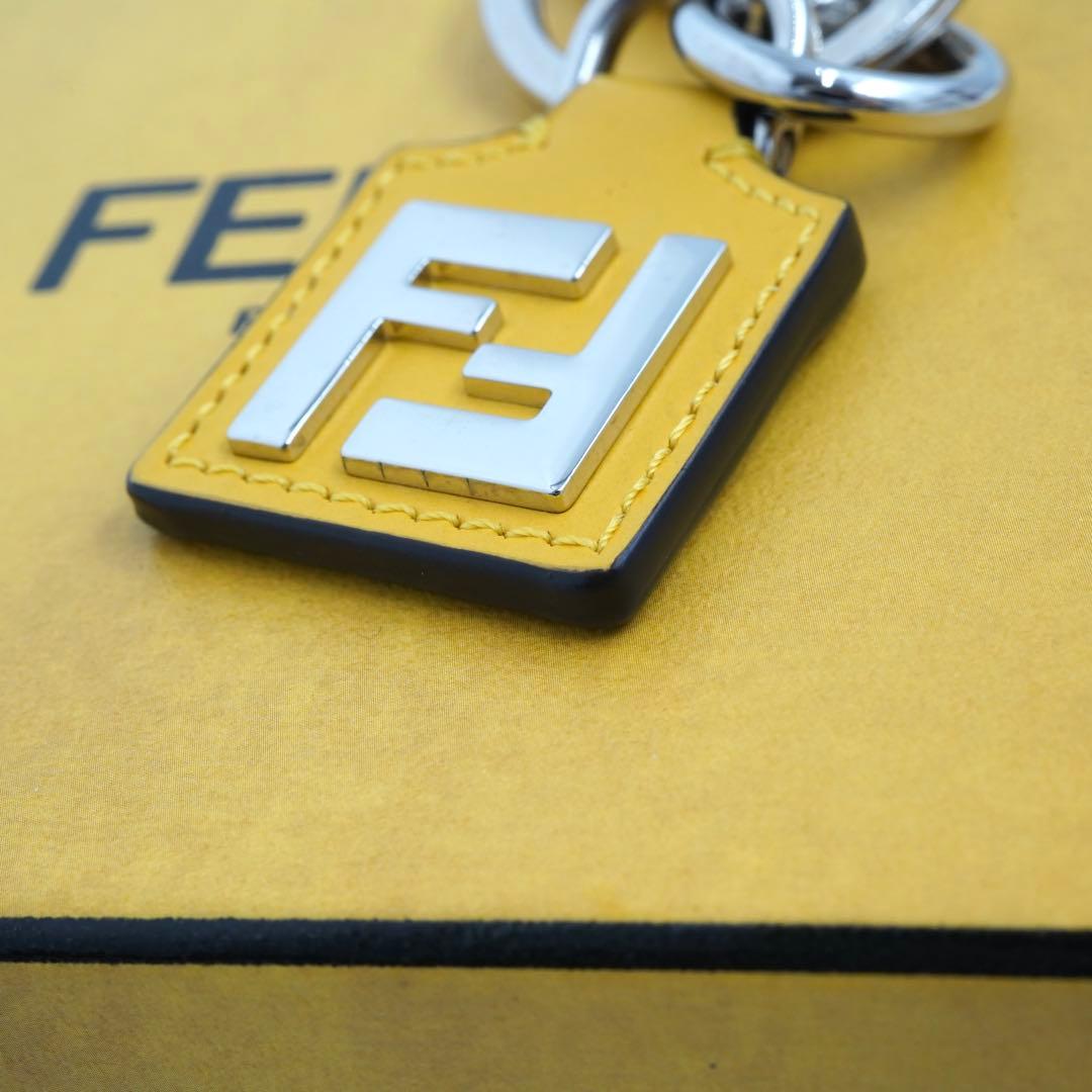 極上美品・付属品完備✨　希少　FENDI キーホルダー　スクエアFF ズッカ