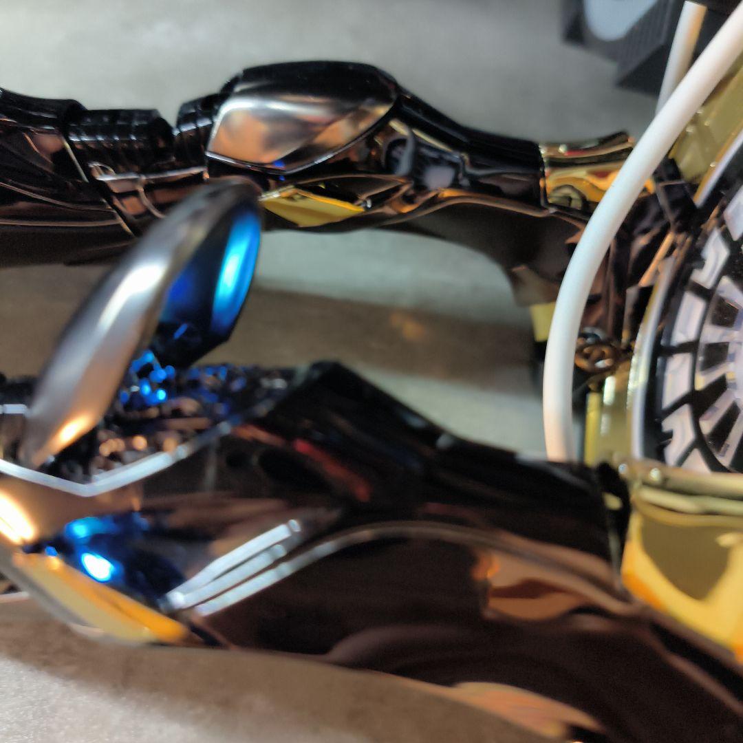 ホットトイズ　アイアンマン・マーク7（ブラック＆ゴールド版）追加ライト