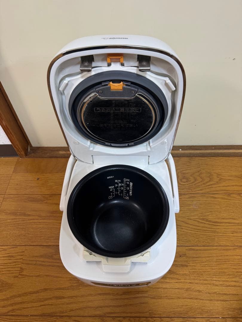 象印Zojirushi NW-JS10 炊飯器 ホワイト2018年製『中古美品』