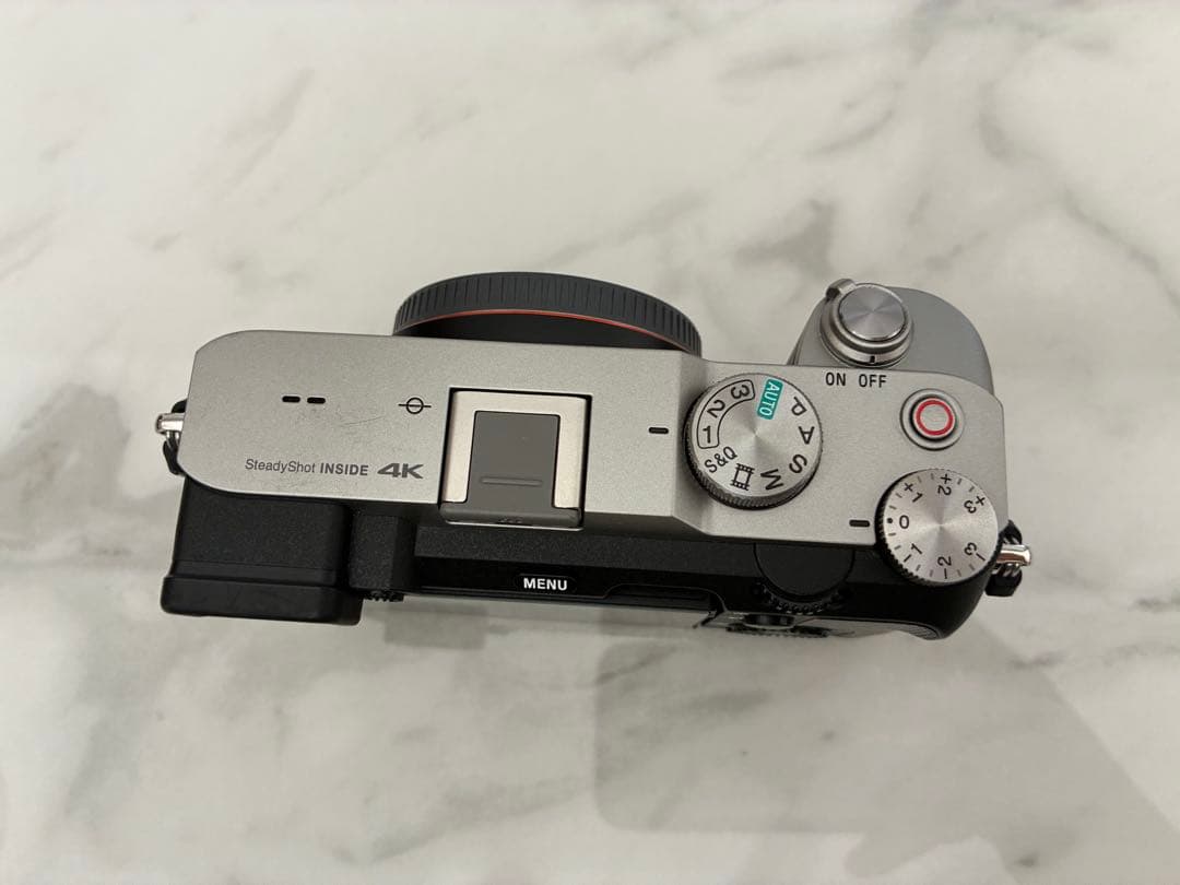 【ショット数9000枚台】SONY α7Cボディ