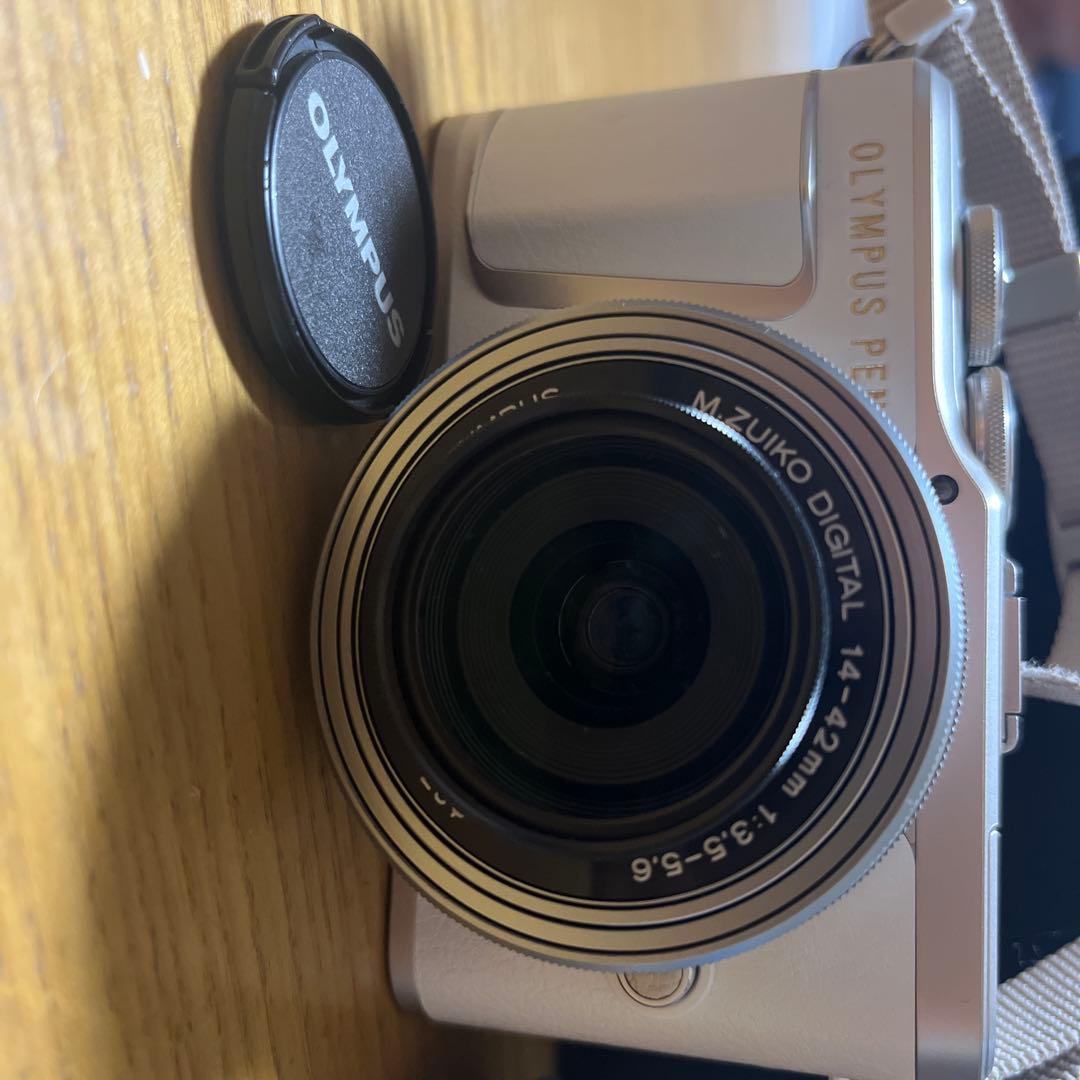 【未使用に近い箱あり】Olympus Pen E-PL9 レンズ２本