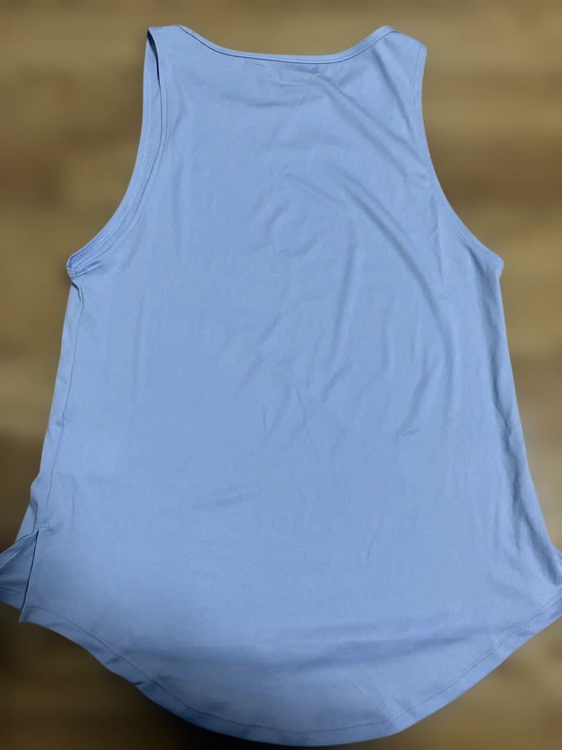 Under Armour ライトブルータンクトップ