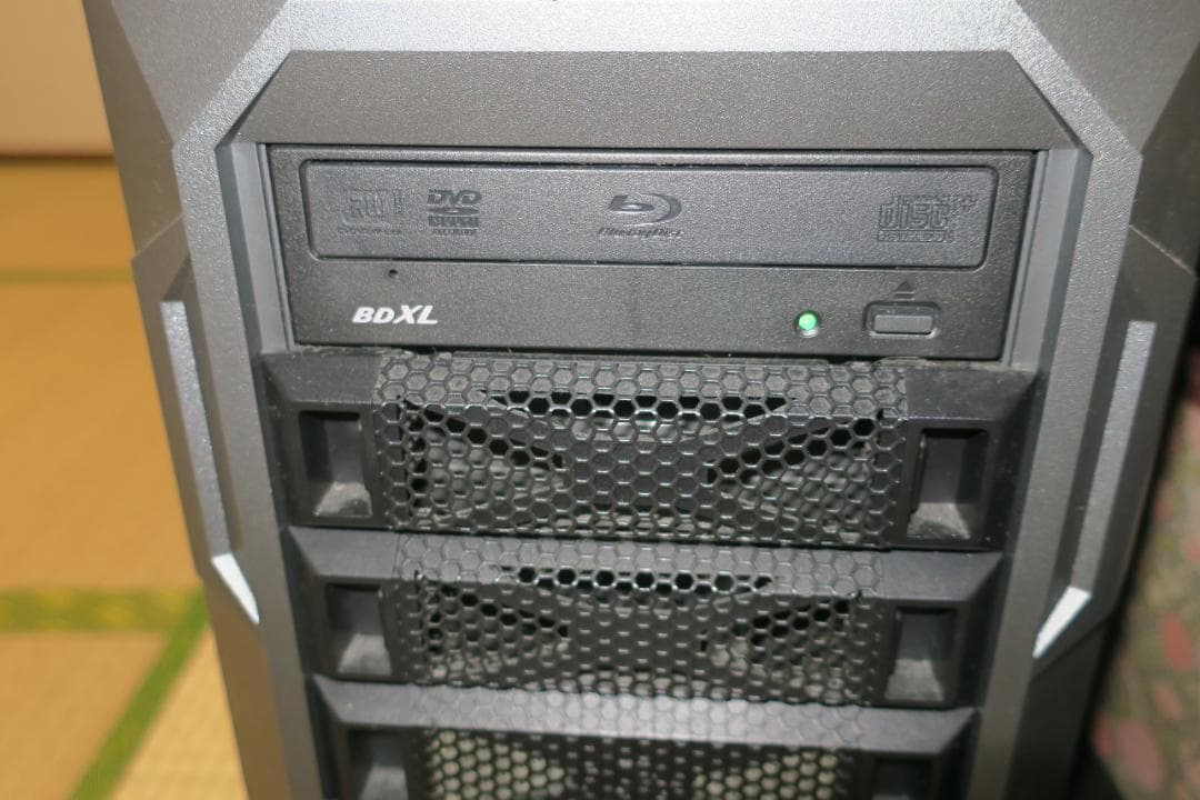 フルタワーPCケース　Diginos GRone ブルーレイドライブ付き