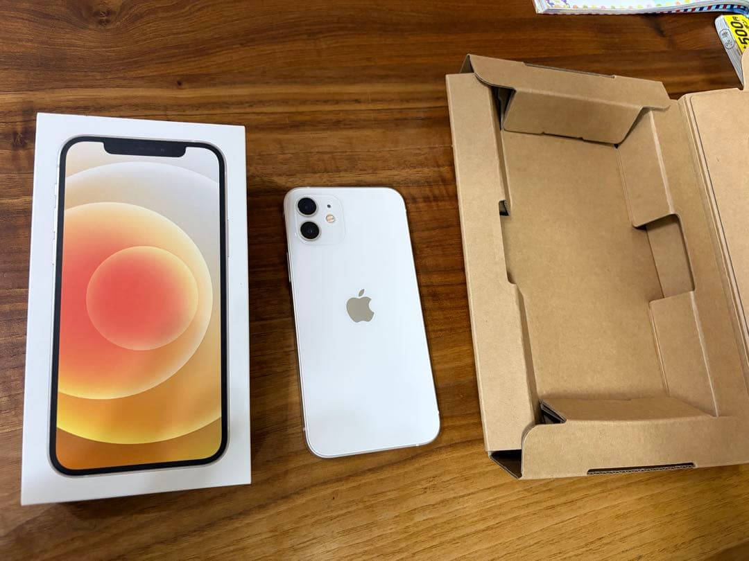 sim フリー　iPhone 12 ホワイト 本体　Apple Store購入品