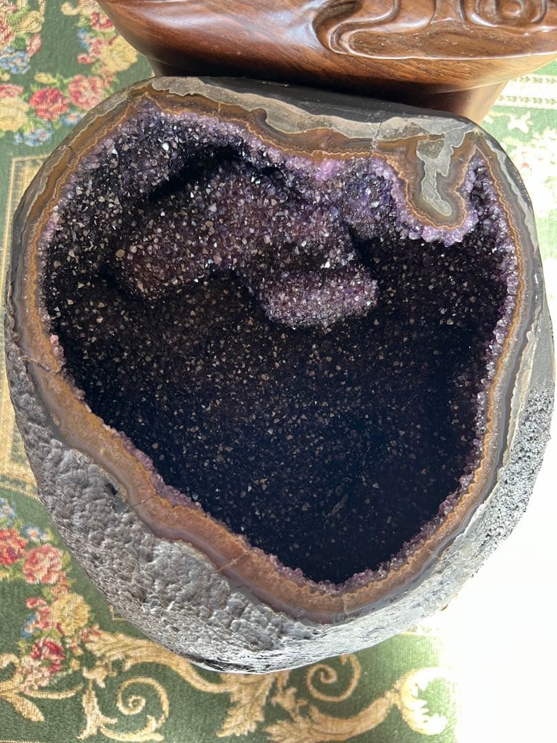 ✨超希少✨　最強パワーストーン　逸品一点物　ペア濃紫水晶ドーム　台座付き