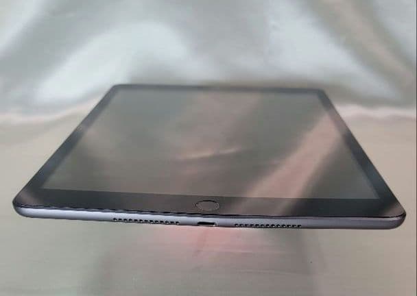 iPad 第7世代 A2197 32GB Wi-Fiモデル 動作品