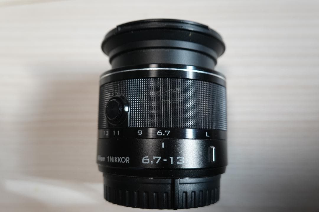 Nikon 1 NIKKOR 6.7-13mm f/3.5-5.6 VRレンズ