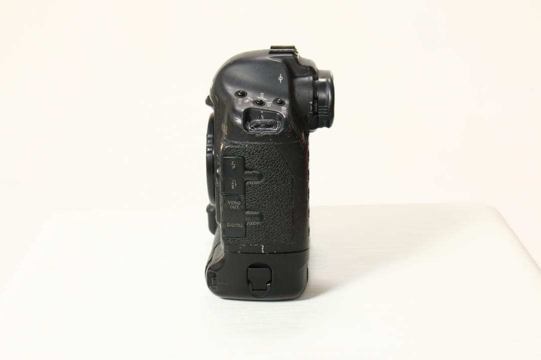 Canon EOS-1Ds Mark ii ボディ & バッテリー