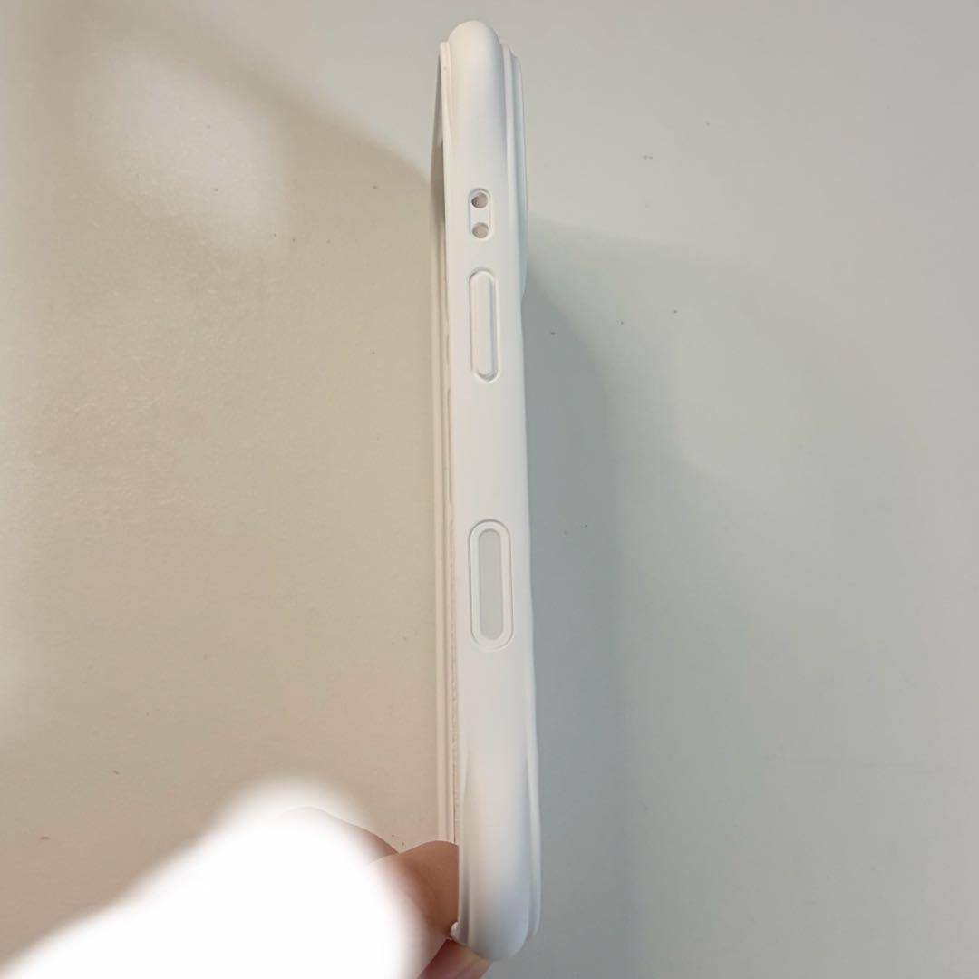 CASETiFY iPhone17ウェーブシリコンケースホワイト