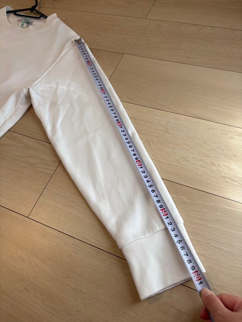 23AW美品❣️正规品❣️男女兼用モンクレールロゴエンブロイダリートレーナーホワイト