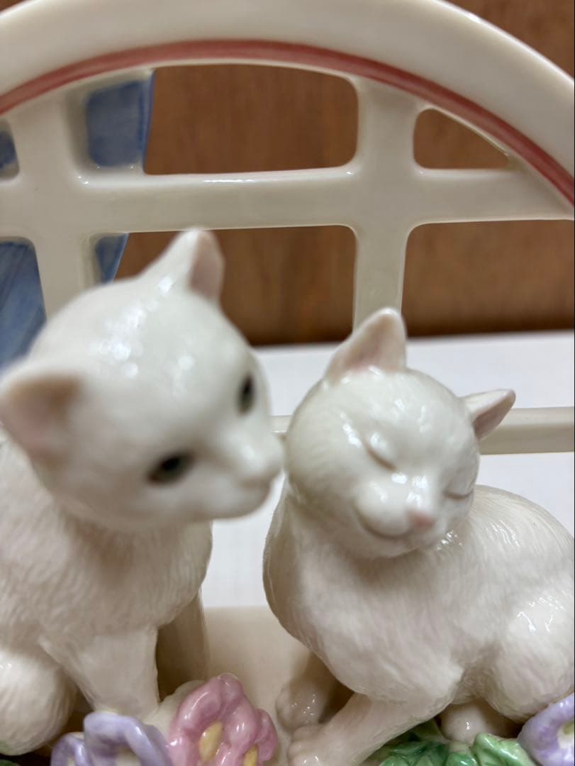レノックス 猫 フィギュリン Love in bloon 窓辺の2匹の猫