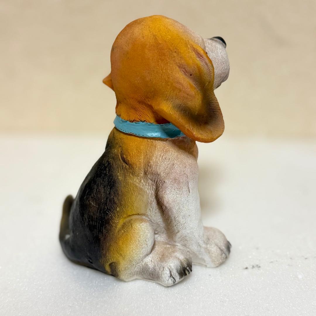 ビーグル犬の子犬の置物