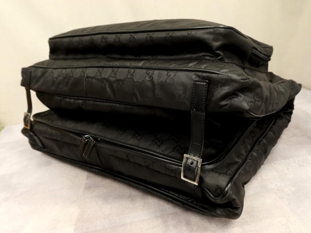 超美品:GUCCI:GGナイロン:カーフ レザー:本革 ガーメントケース