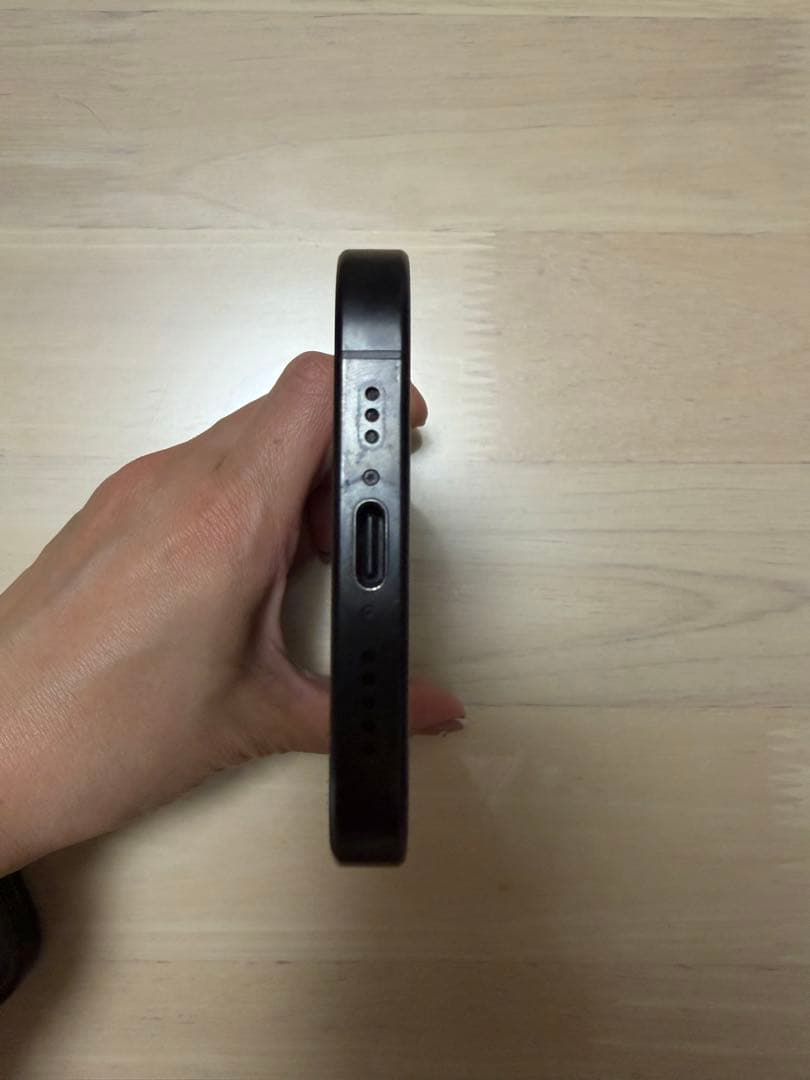 Apple iPhone 15Pro 256GB ブラックチタニウム　本体