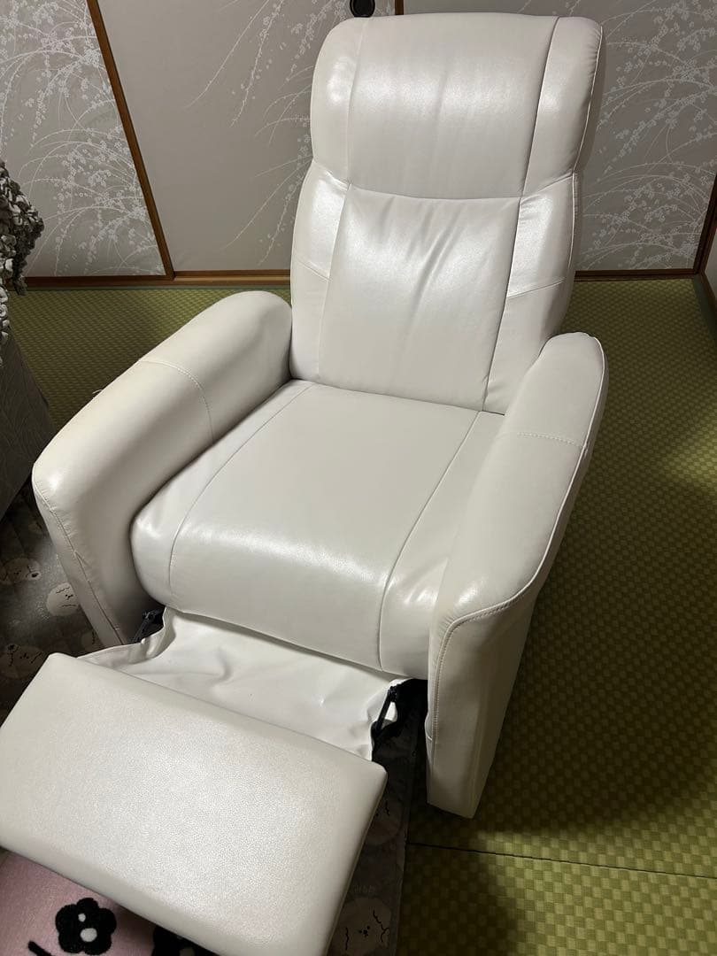 熊本引き取り限定ですホワイト リクライニングソファ