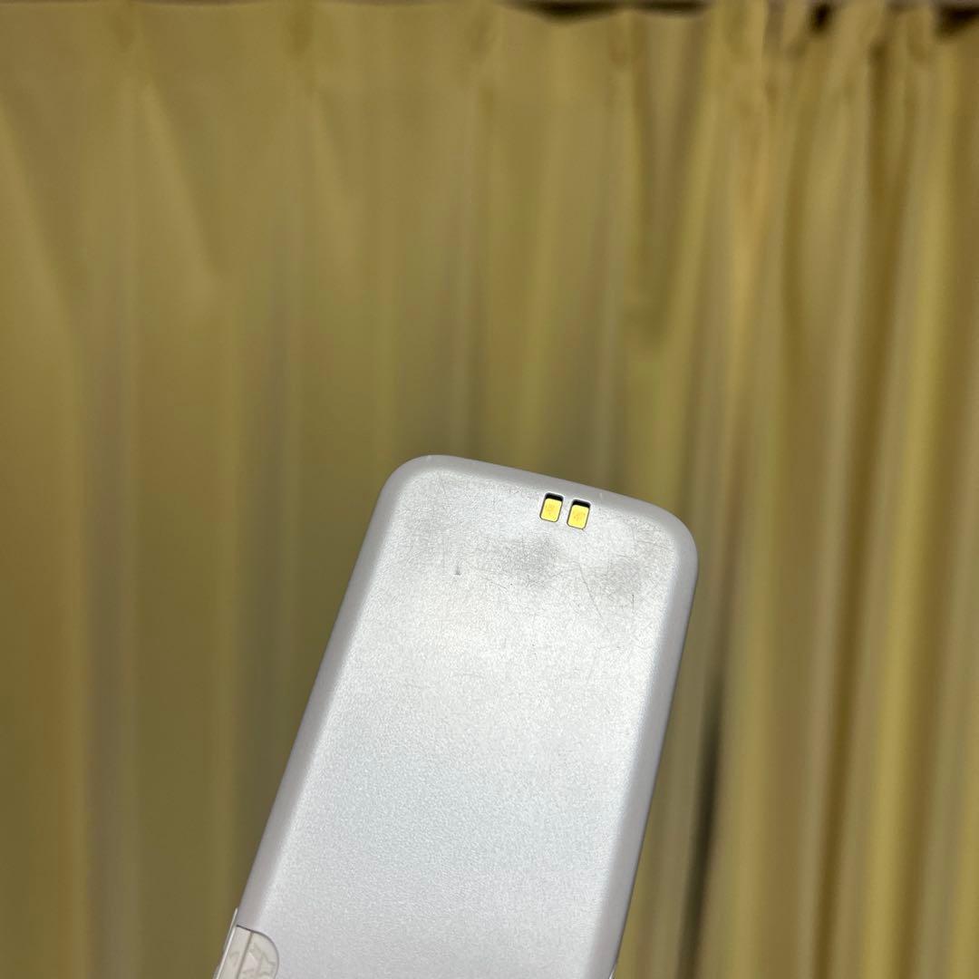 docomo F-01M ホワイト