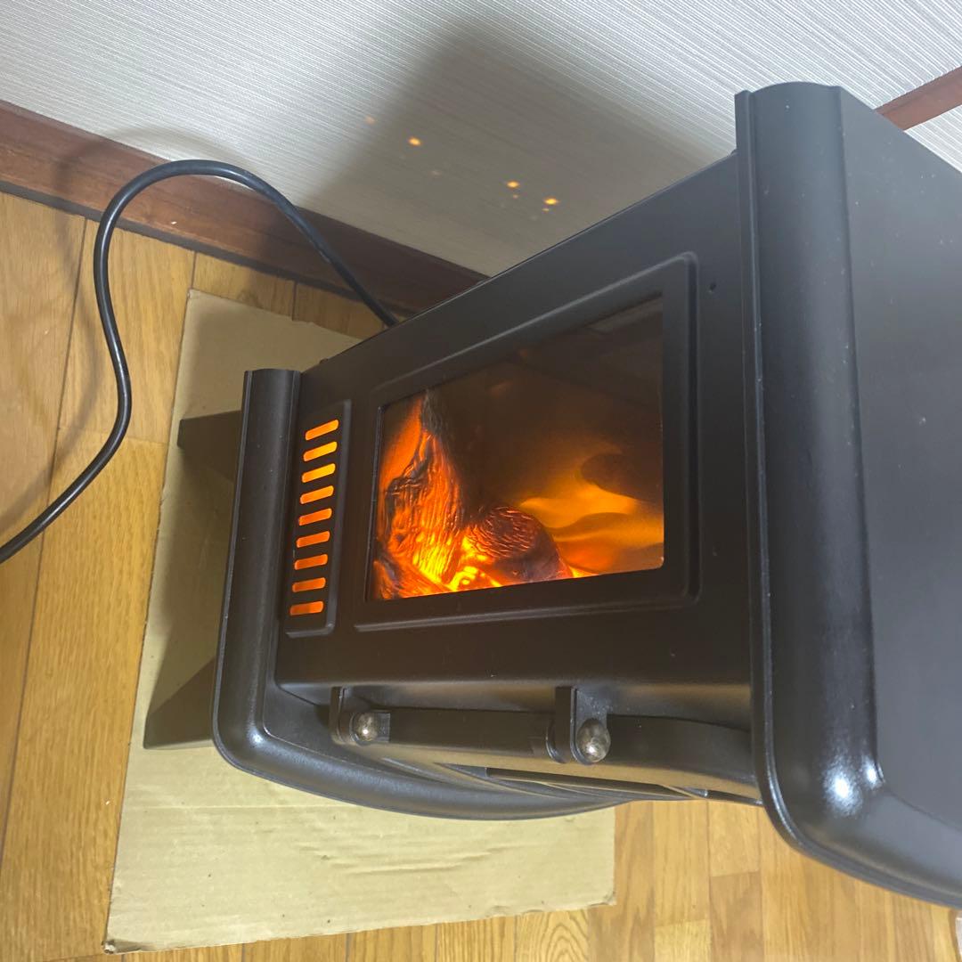 ニトリ　ミドルワイド暖炉型ファンヒーター 2021年製