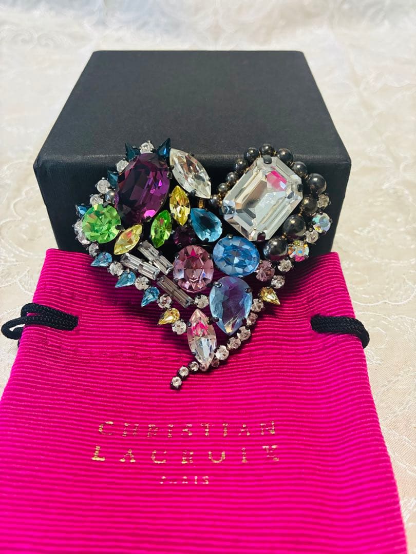Christian Lacroix ハート型ブローチ