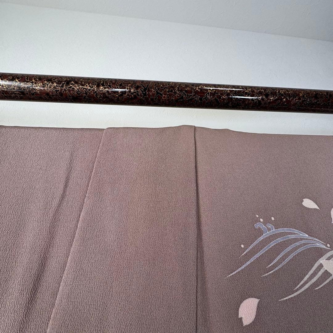 超美品　袷　訪問着　正絹　現代　波　うさぎ　小豆色　刺繍　桜　162裄65