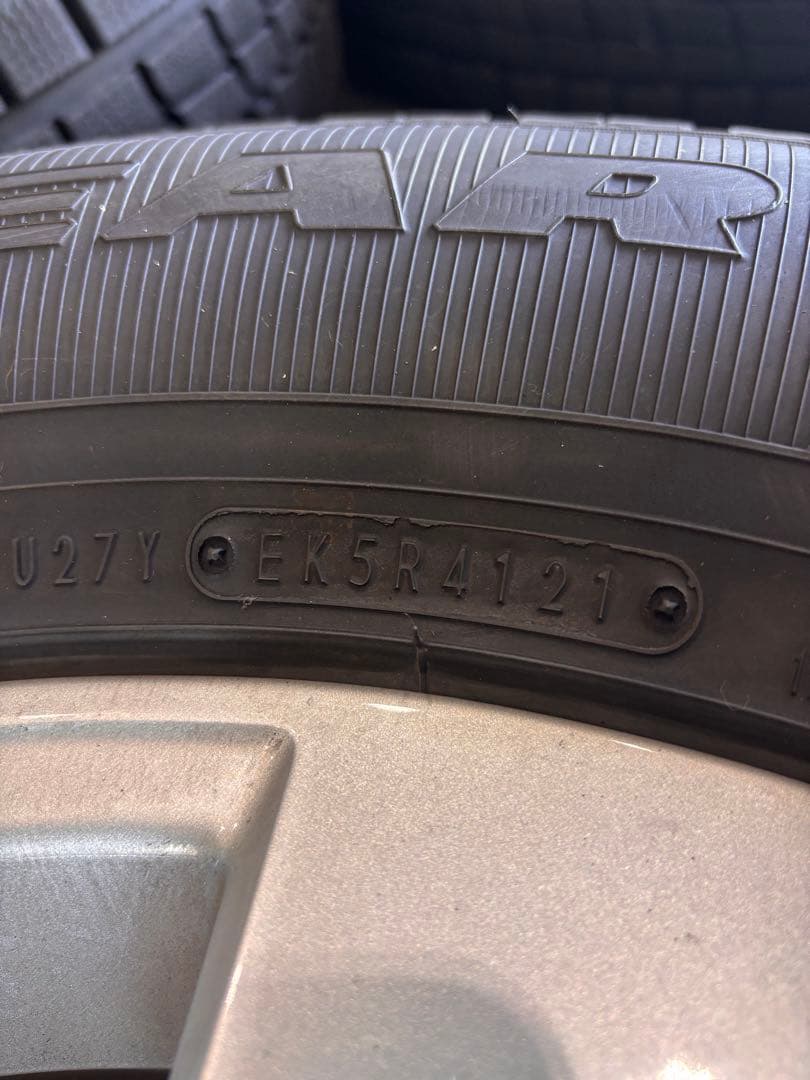 ランドクルーザープラド純正ホイールスタッドレス