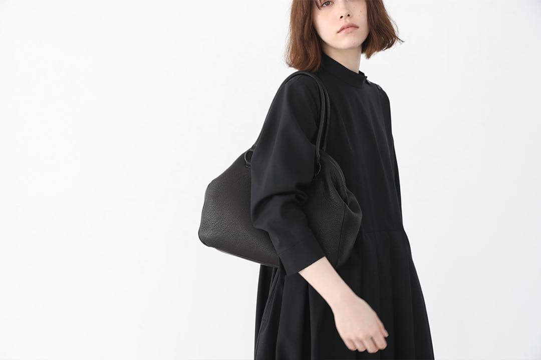 Mochi モチgama bag [black/ma-pro-14]鹿革