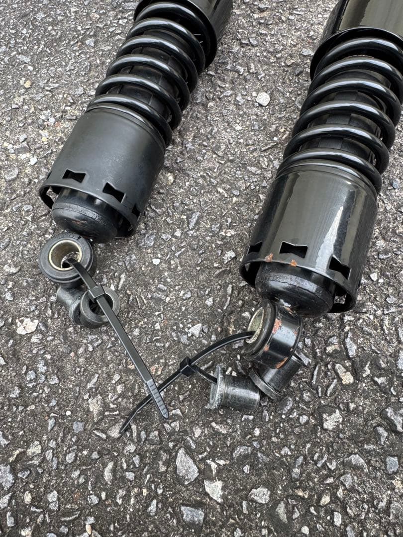 ハーレースポーツスターローダウン用リアサスペンション？2003年式についてました