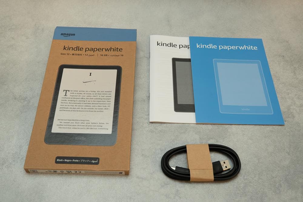 【美品】Kindle Paperwhite 第12世代 16G 純正カバー付き