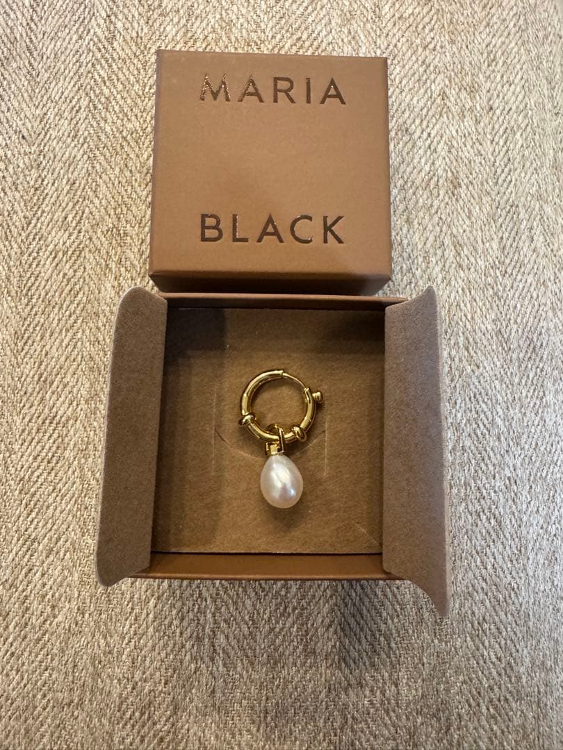 MARIA BLACK ゴールドパールピアス